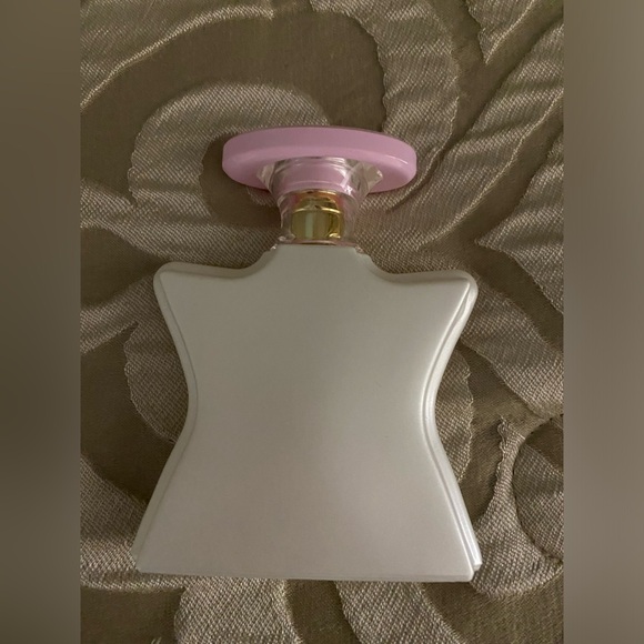 Bond No. 9 New York flowers Eau De Parfum - Picture 2 of 4